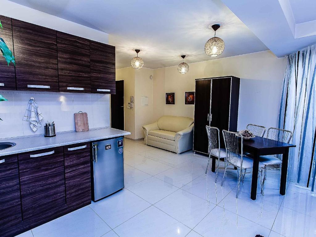 Apart-Lux Aparthotel Bytom Kültér fotó